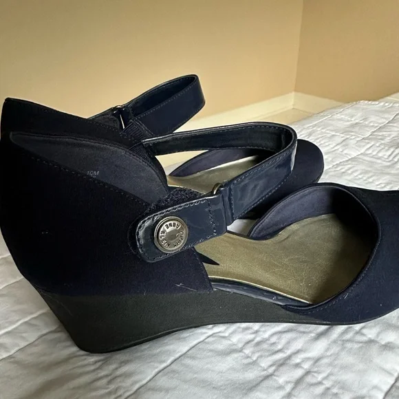 Anne Klein Sport heels, size 10M - Picture 5 of 8